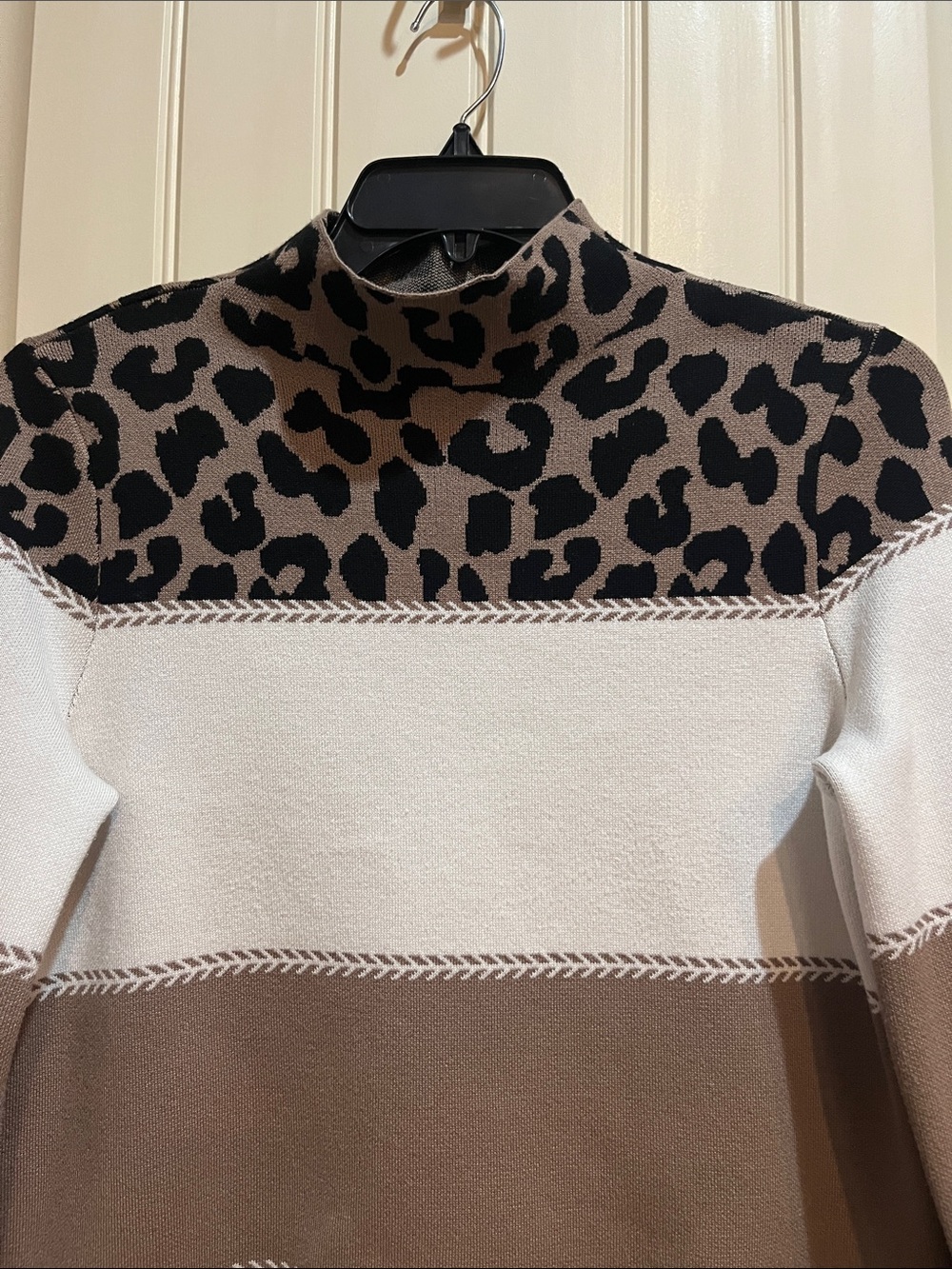 Investments Leopard Yoke Colorblock Pullover Sweater size M women’s - Picture 2 of 6